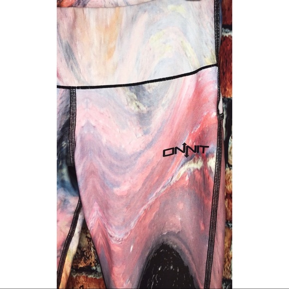 ONNIT Workout XS Leggings Total Human Optimization - Picture 2 of 5